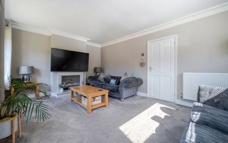 Room Rectory Close in Farnham Royal