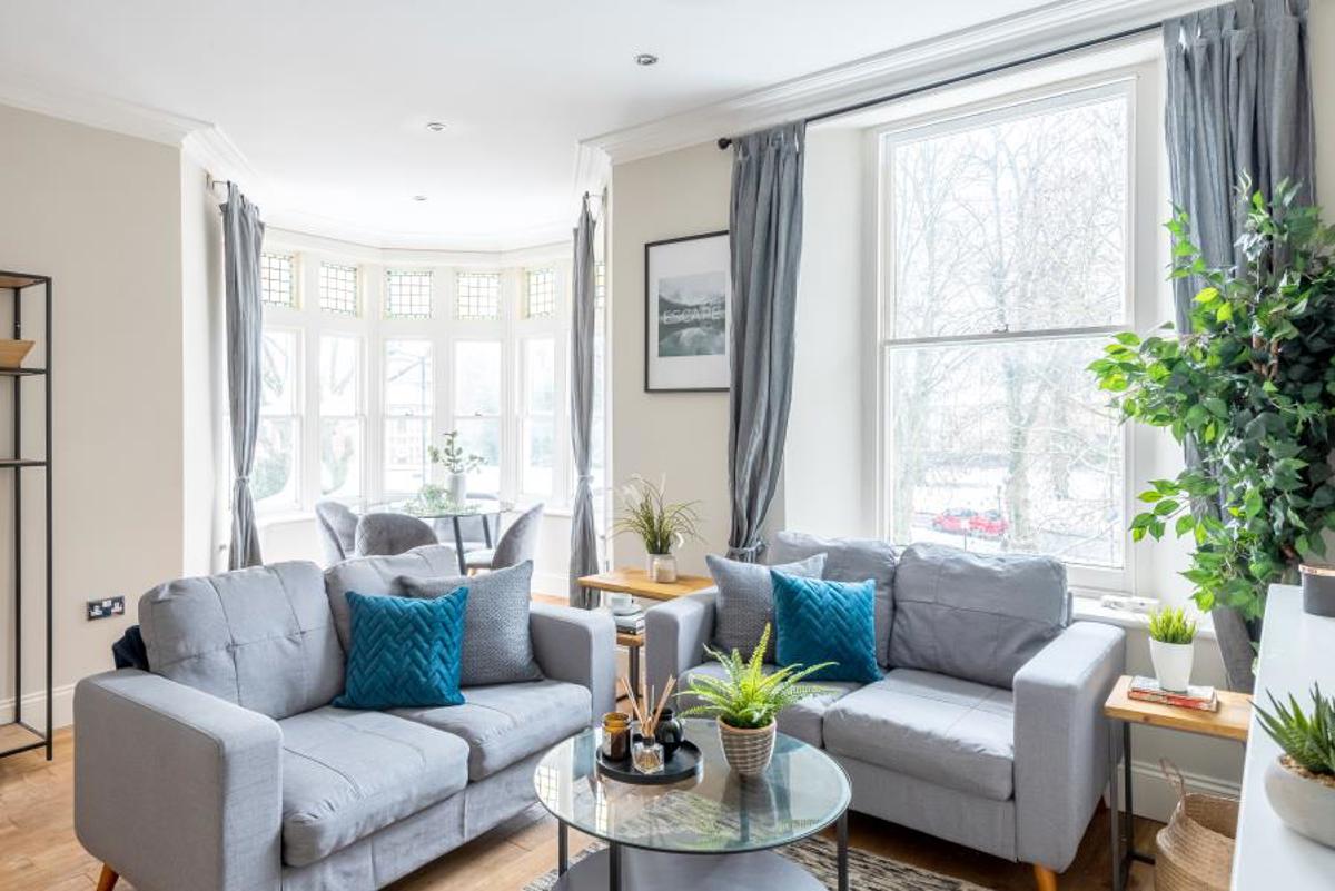 Flat Carnarvon Road in Bristol