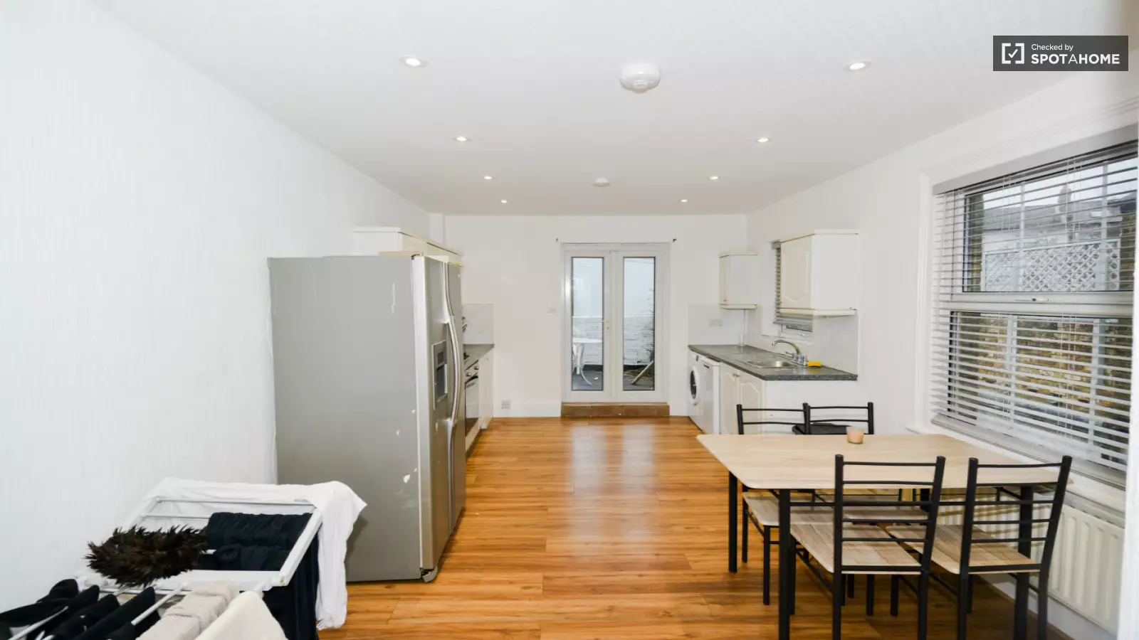 Room Tennyson Street in Greater London