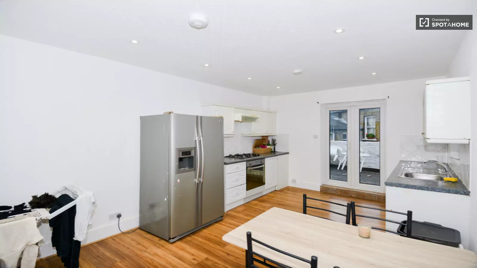 Room Tennyson Street in Greater London