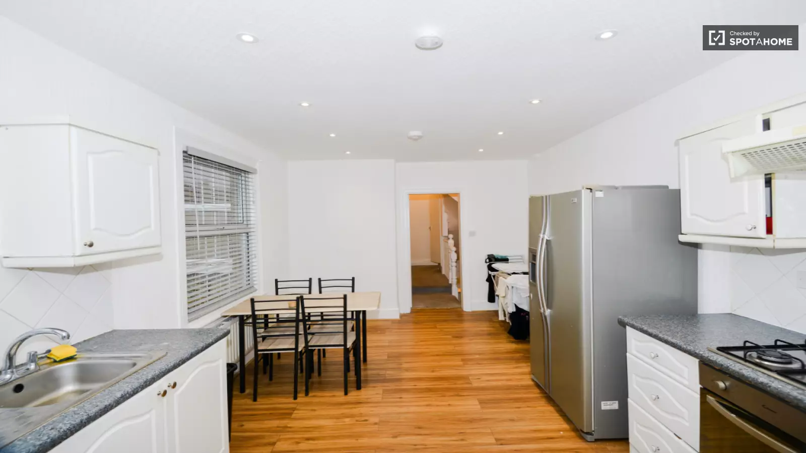 Room Tennyson Street in Greater London