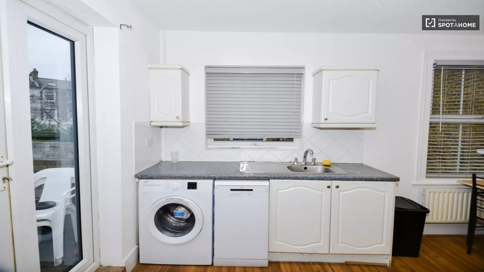 Room Tennyson Street in Greater London
