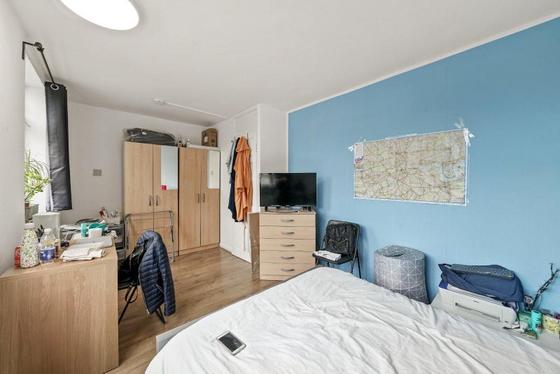 Flat Seyssel Street in Greater London