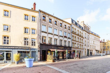 Flat Place des Charrons in Metz