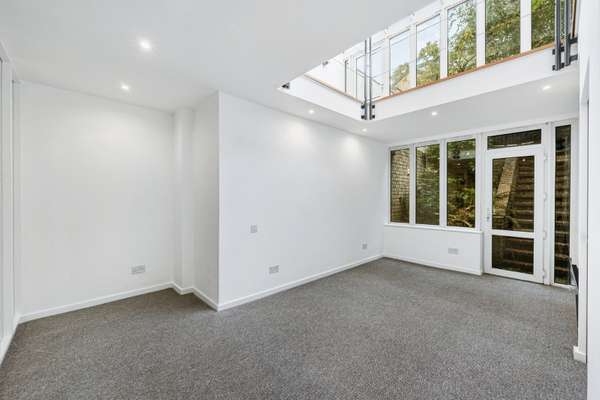 Flat The Grove in Greater London