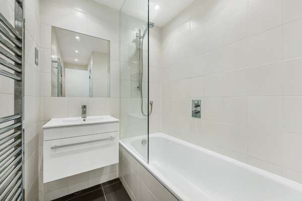 Flat The Grove in Greater London