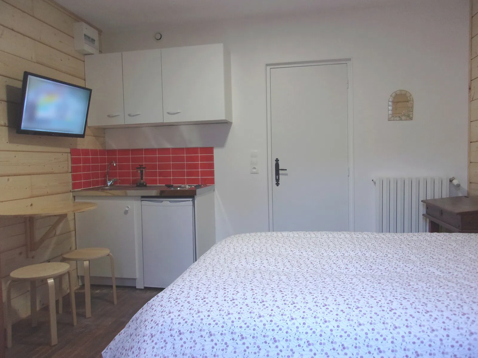 Chambre Rue des Champs-Elysées à Romilly-sur-Seine