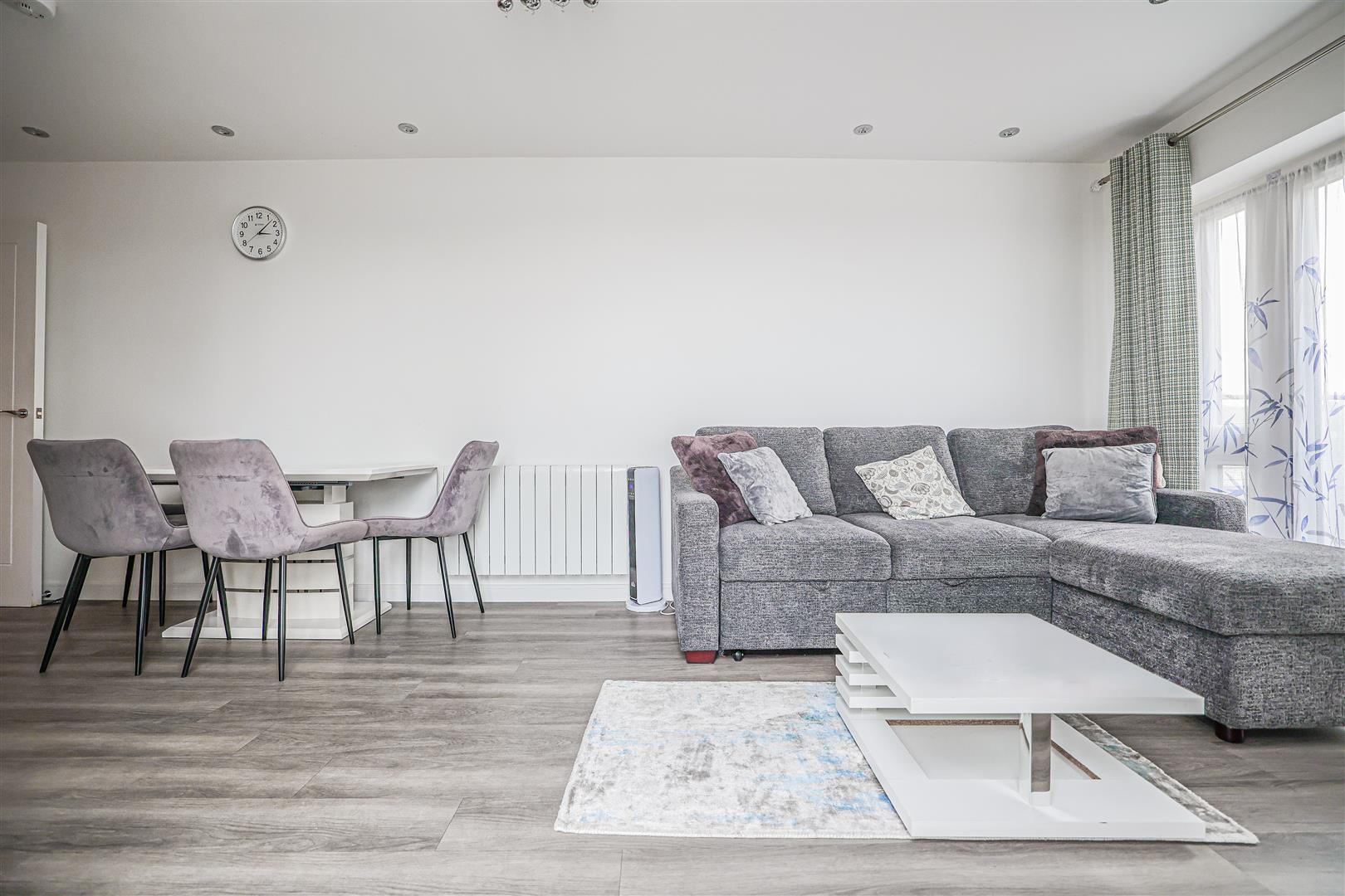 Flat Frogmore Road in Dacorum