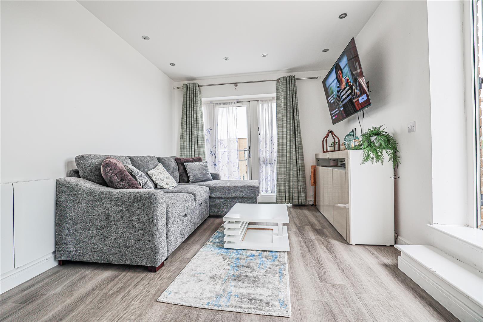 Flat Frogmore Road in Dacorum