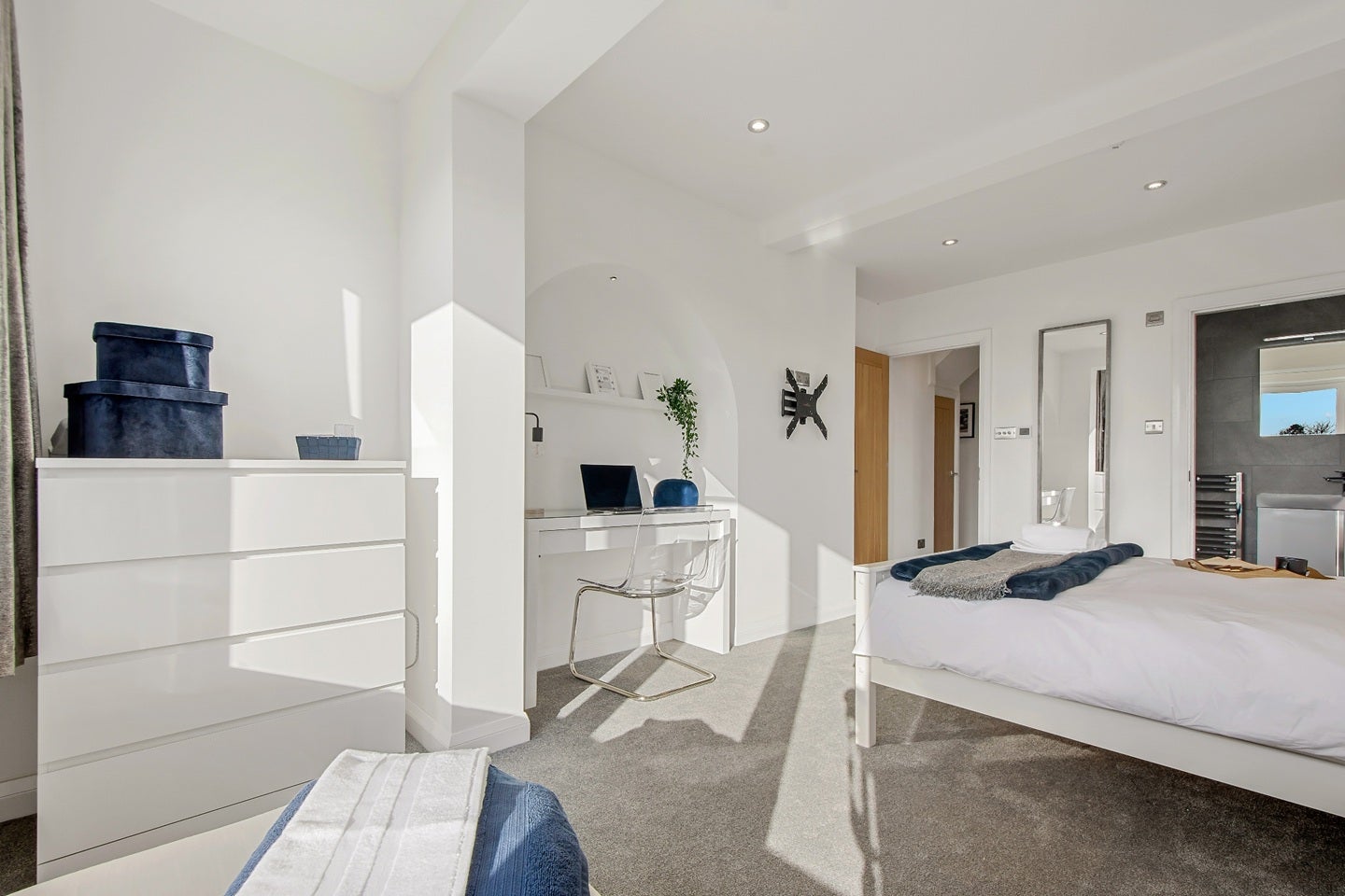 Room Lewis Road in Kettering