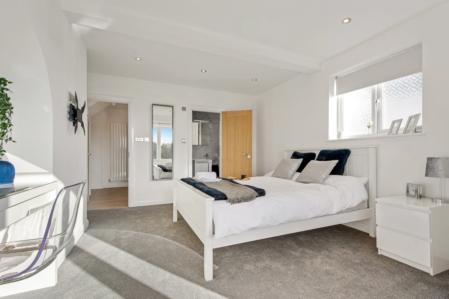 Room Lewis Road in Kettering