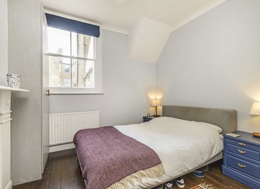 Flat Tremadoc Road in Greater London