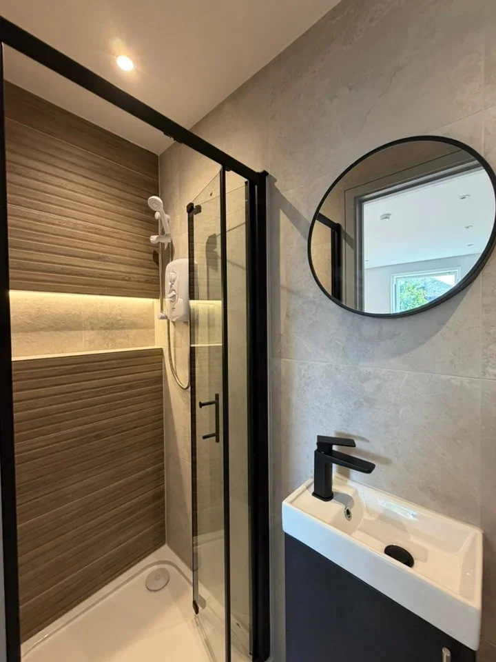 Room Southwell Road in Greater London