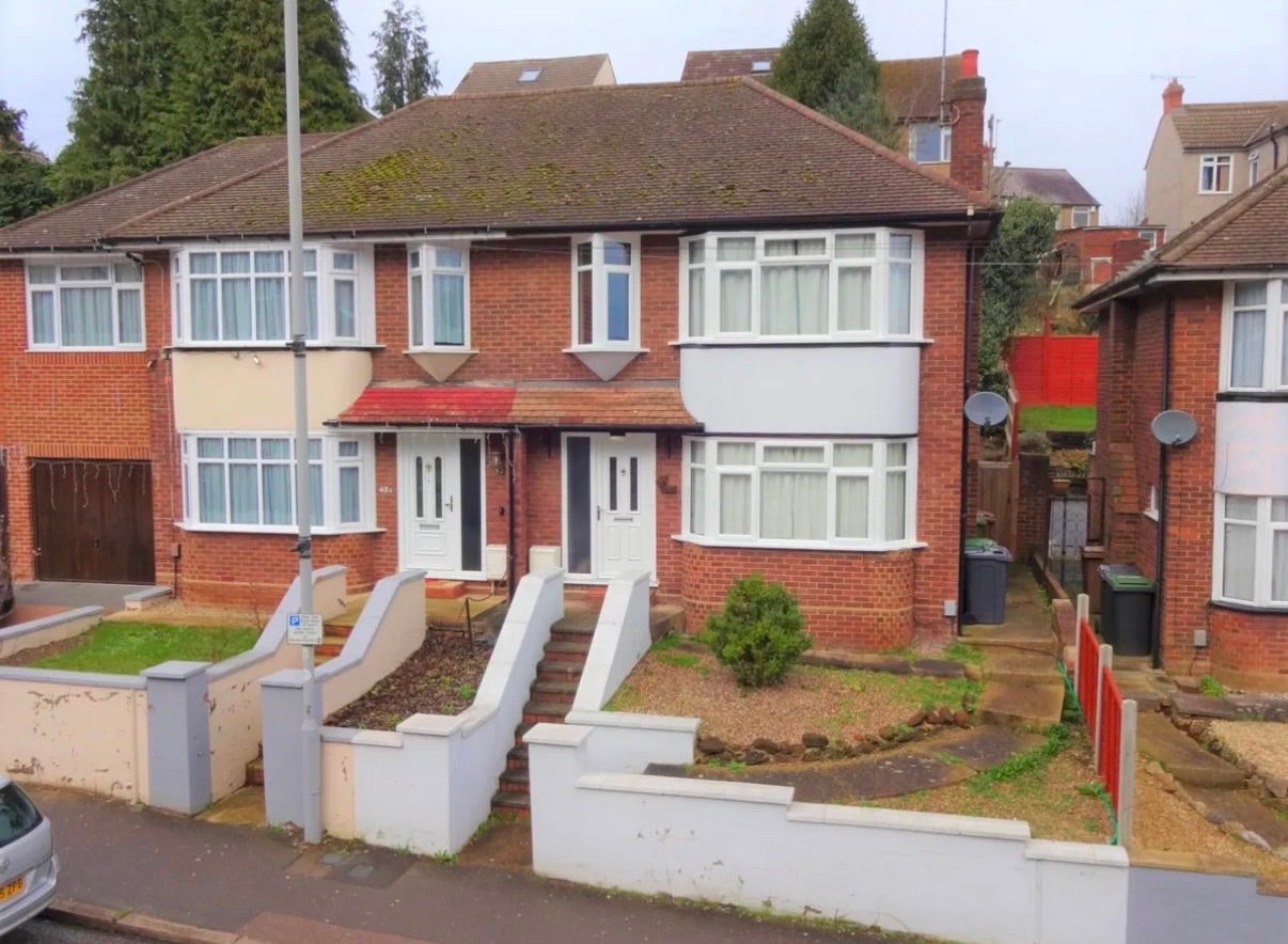 House Farley Hill in Luton