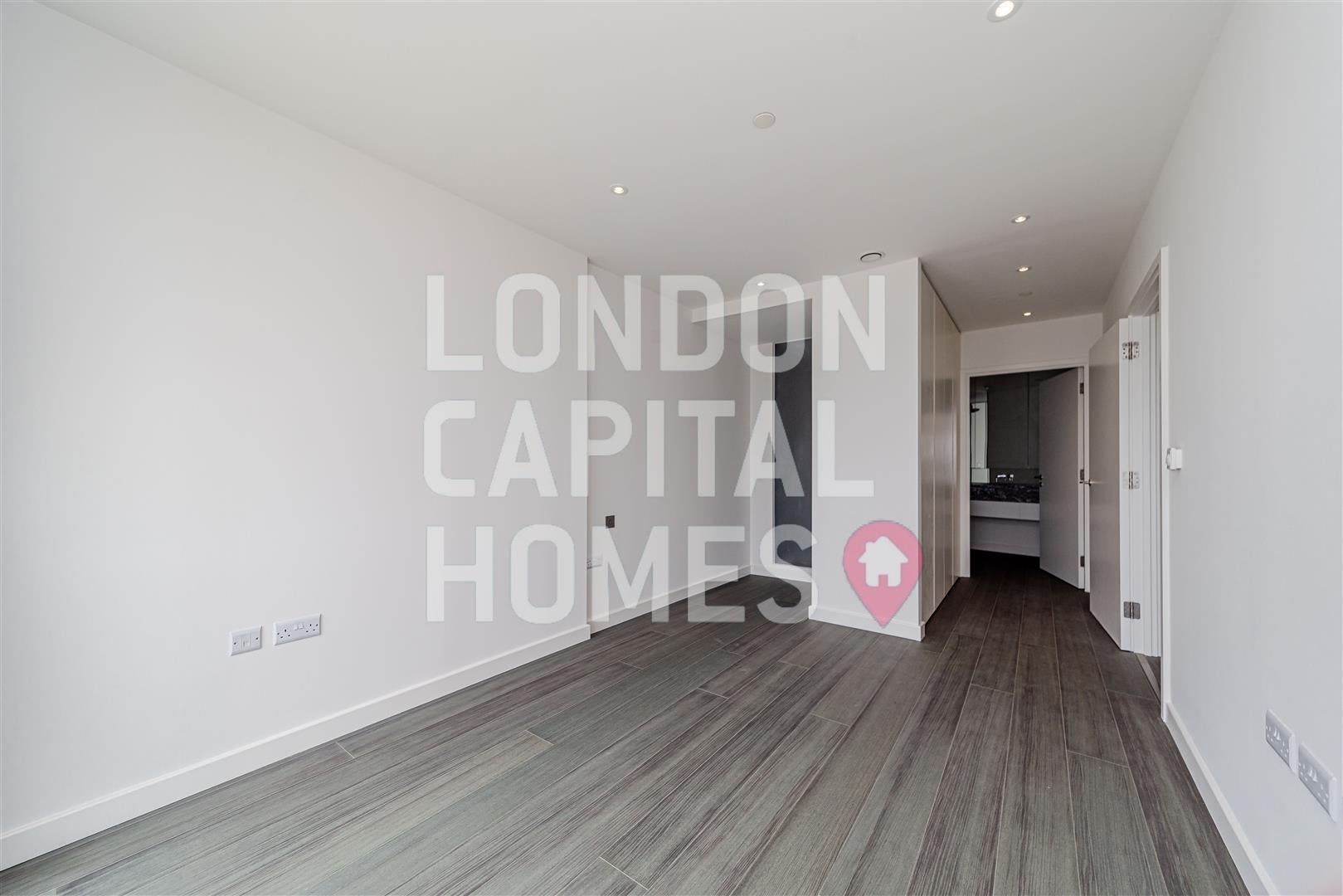 Flat Cutter Lane in Greater London