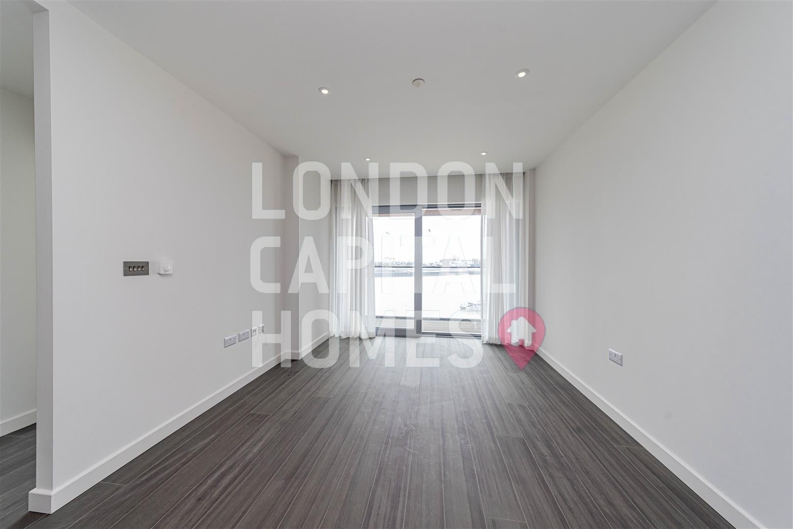 Flat Cutter Lane in Greater London