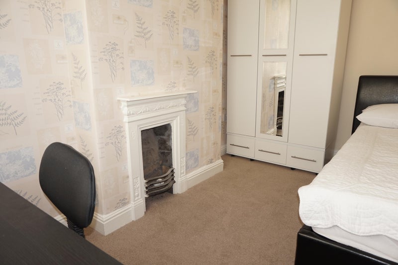 Room Irlam Square in Salford