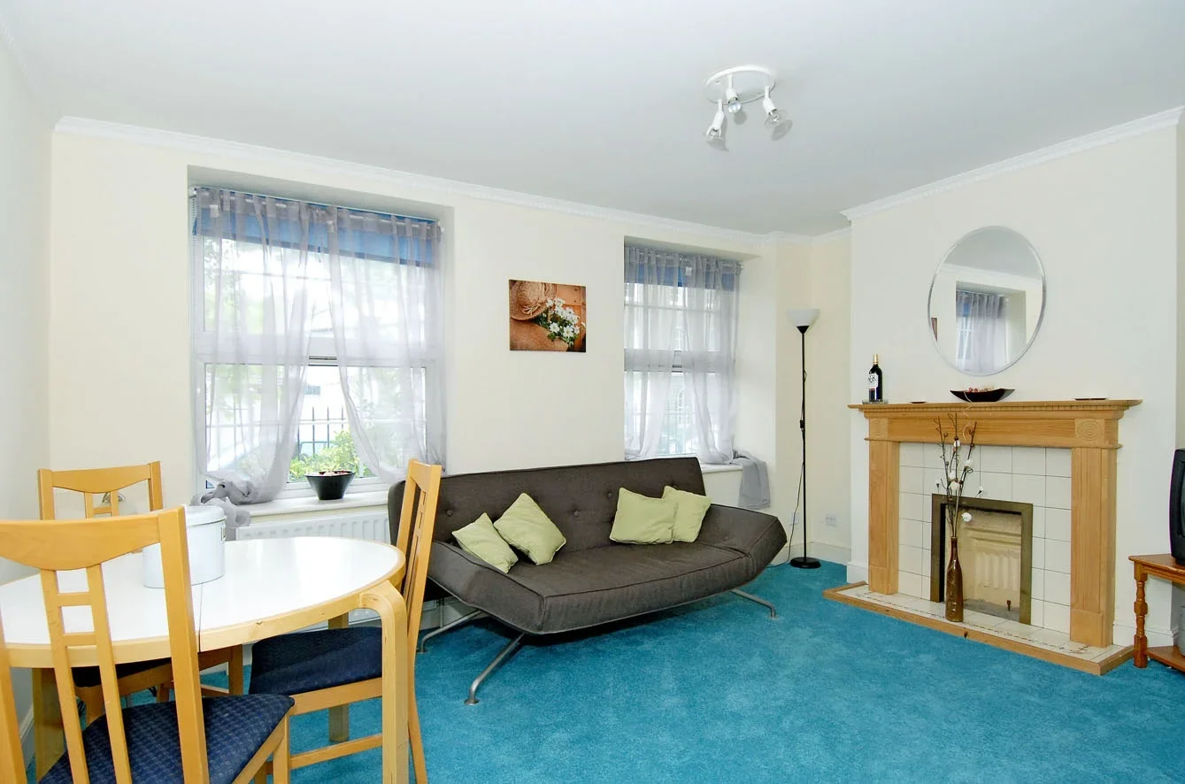 Flat Halton Road in Greater London