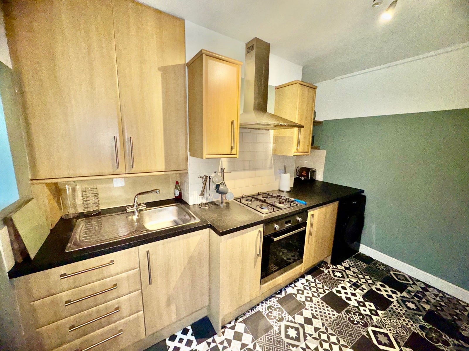 Flat Leeds Road in Bradford