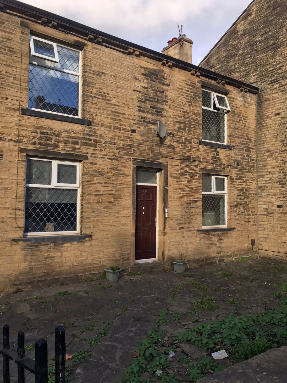 Flat Leeds Road in Bradford