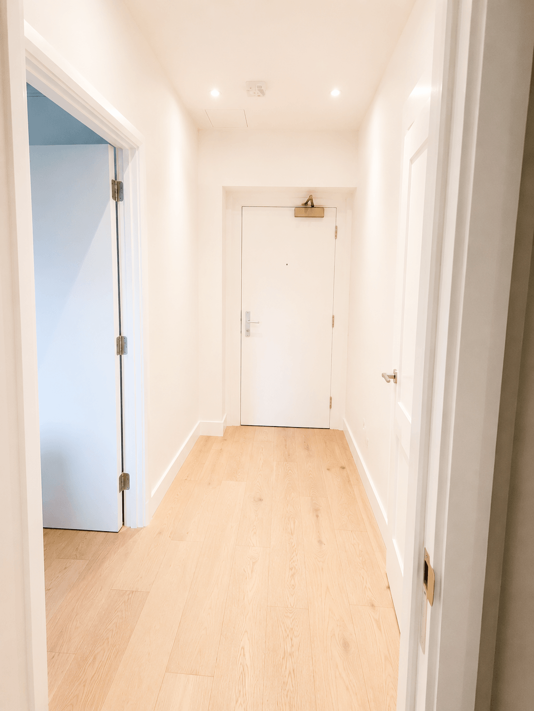 Flat Minshull Street in Greater London
