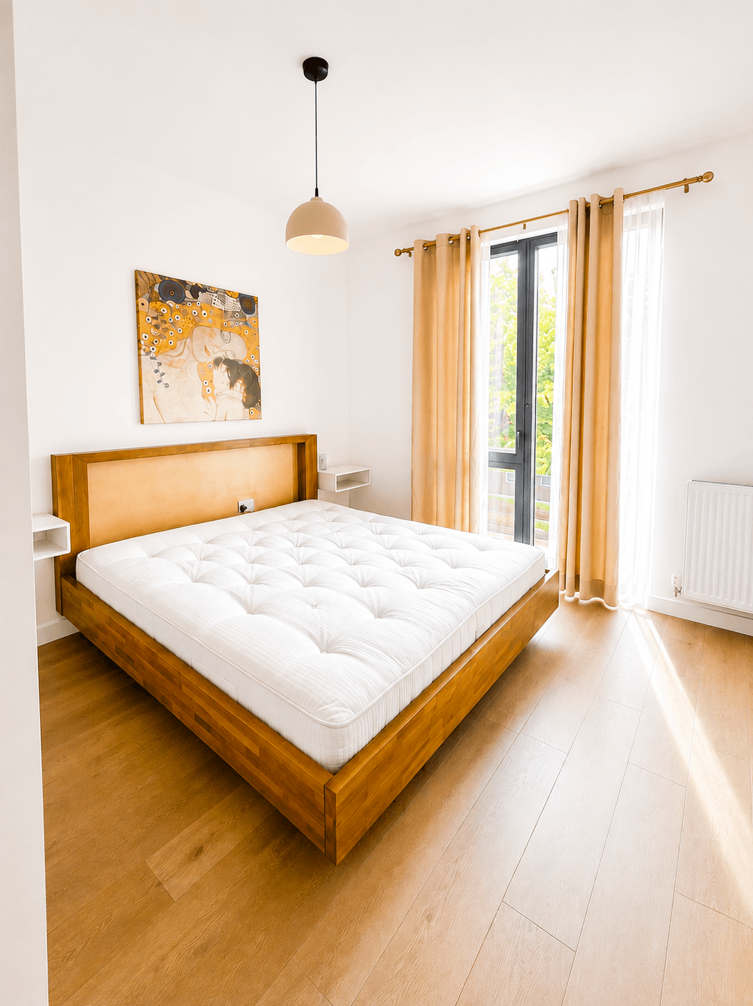 Flat Minshull Street in Greater London