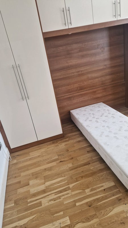 Room Sunnydene Road in Greater London
