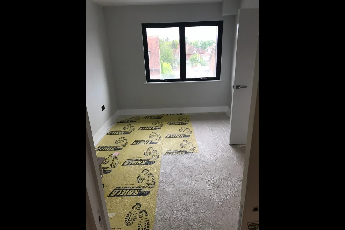 Flat Madeira Road in Woking