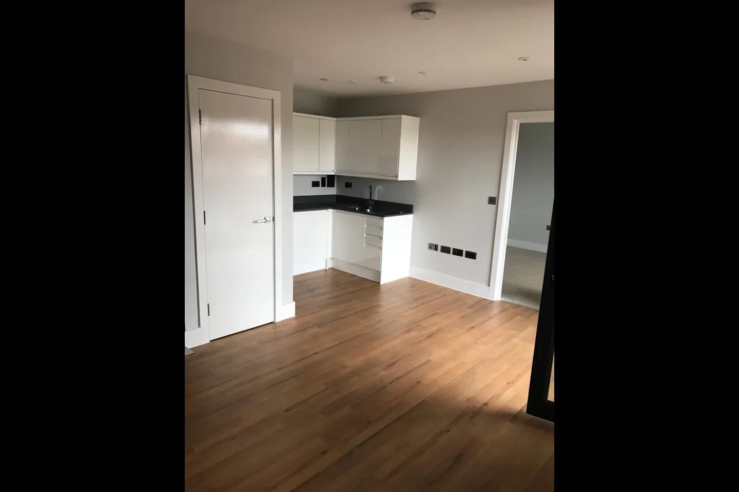 Flat Madeira Road in Woking