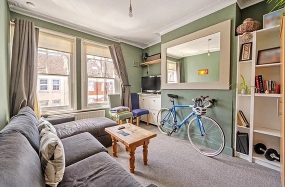 Flat Gilbey Road in Greater London