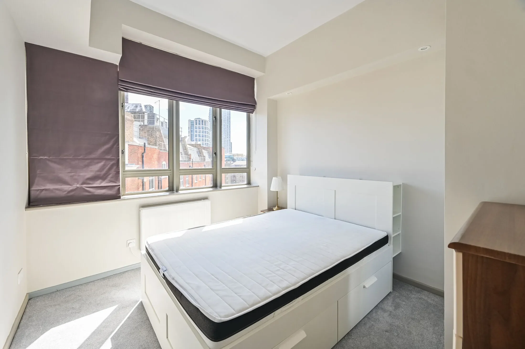 Flat Dingley Road in Greater London
