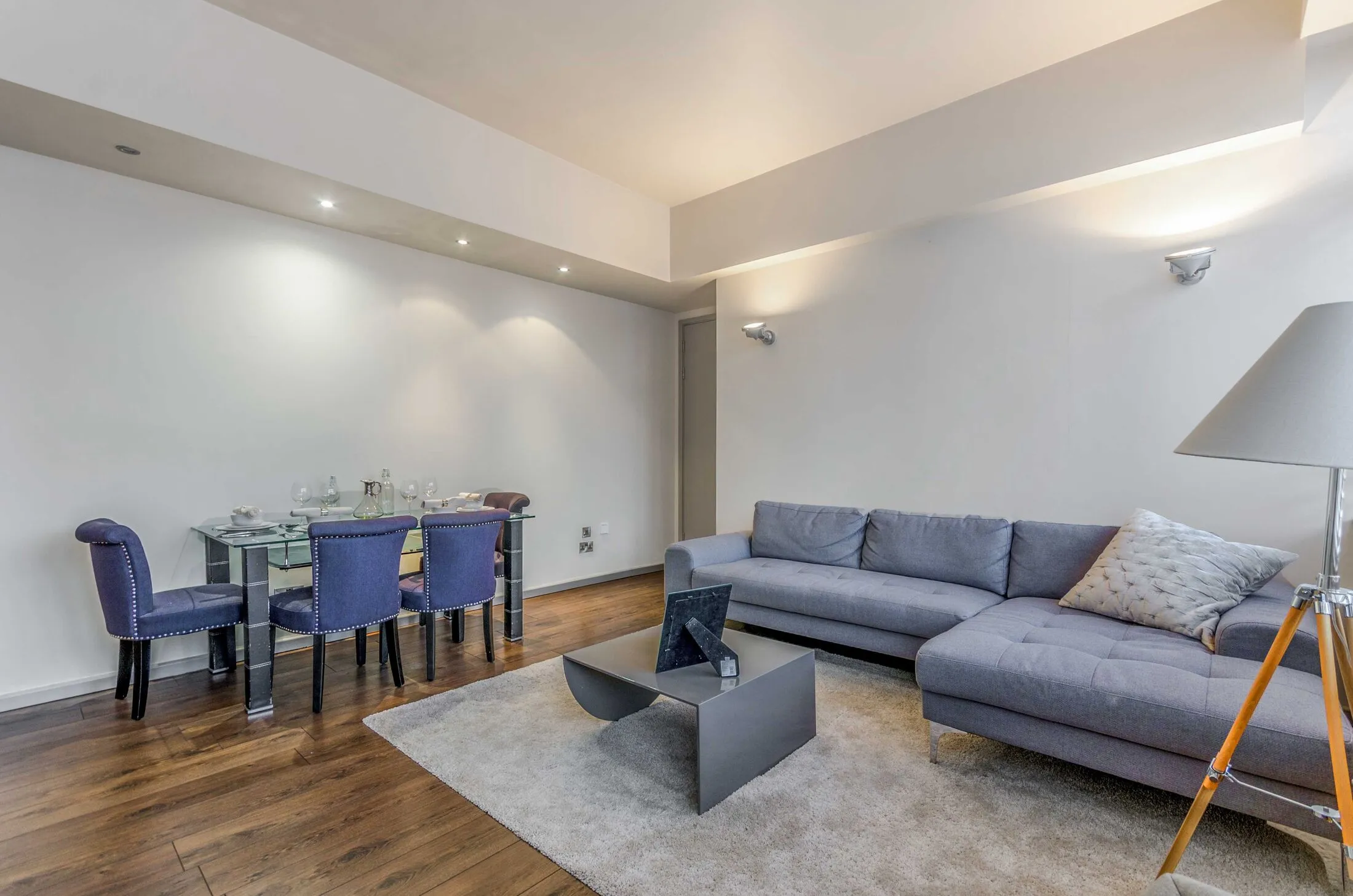 Flat Dingley Road in Greater London