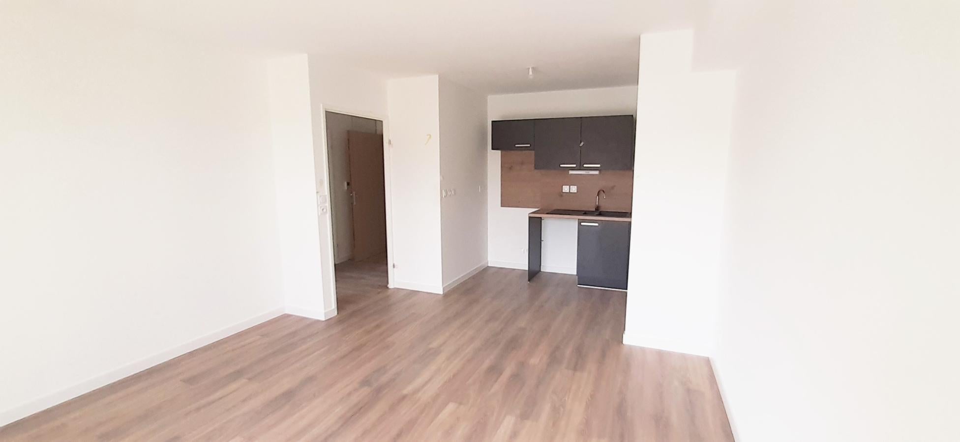 Flat Rue Raymonde Tillon in Saran