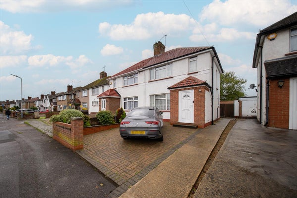 House RANGEFIELD ROAD in London