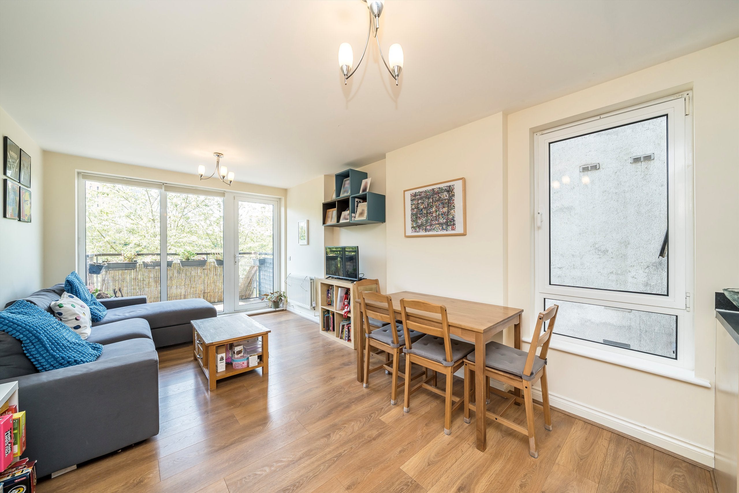 Flat Tarves Way in Greater London