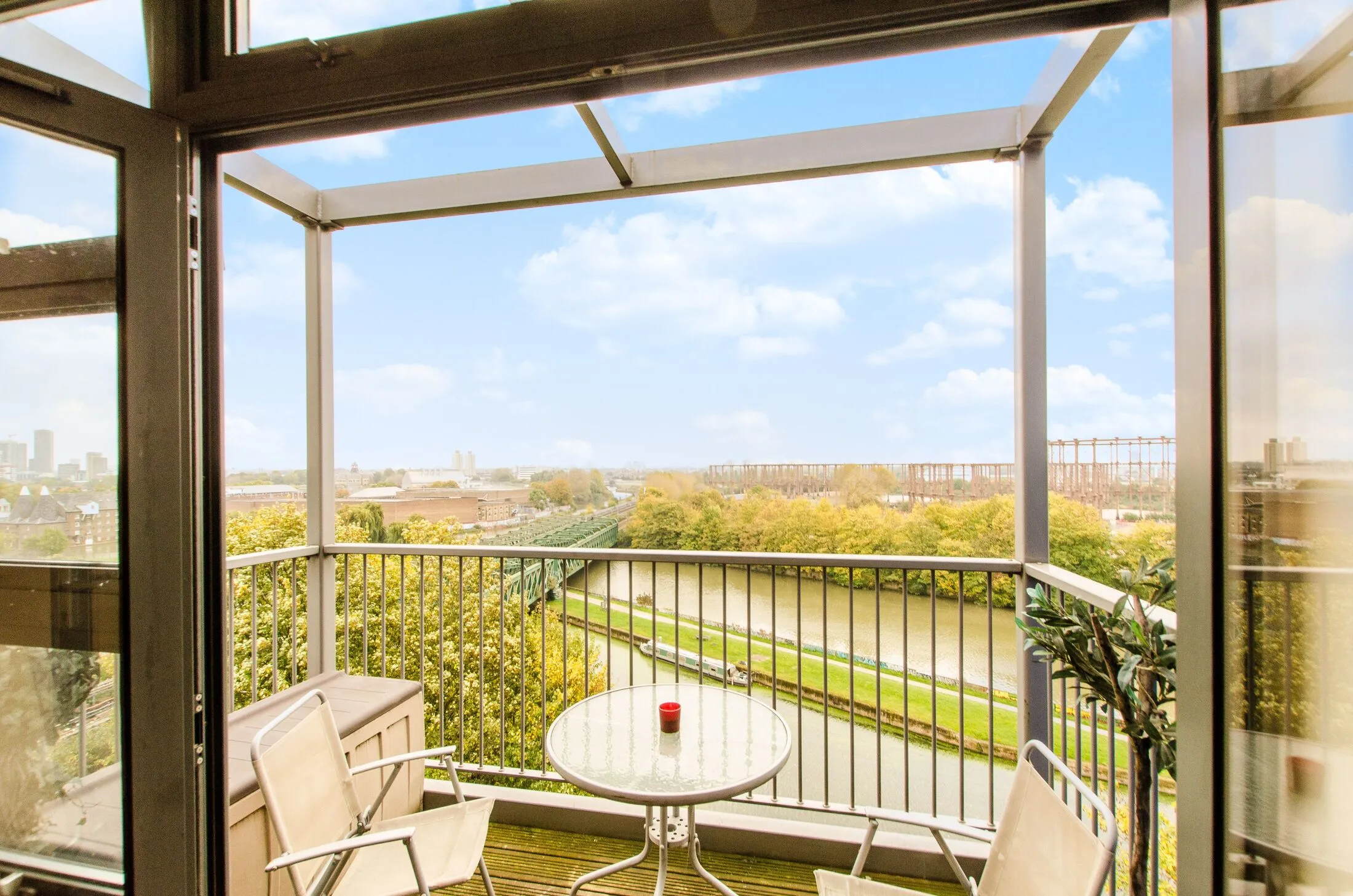 Flat Maltings Close in Greater London