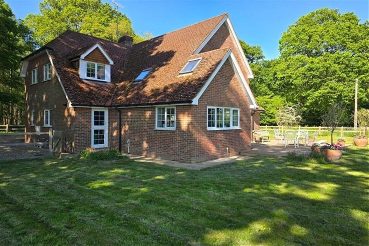 House Schubert Road in Basingstoke and Deane