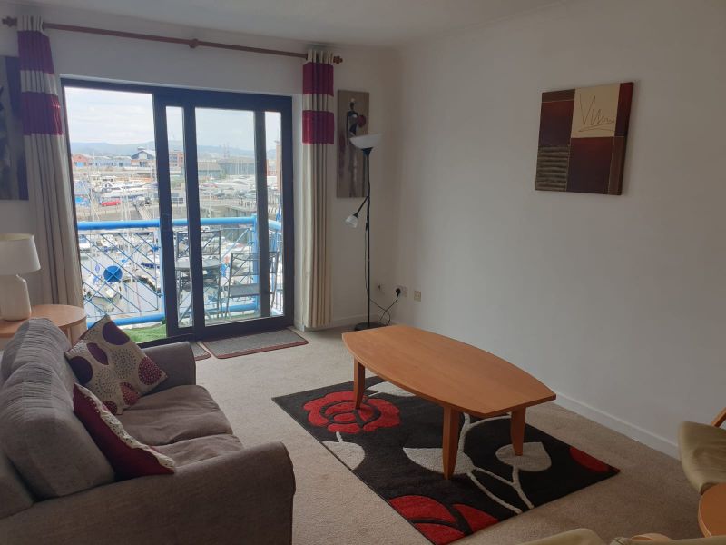 Flat Abernethy Quay in Swansea