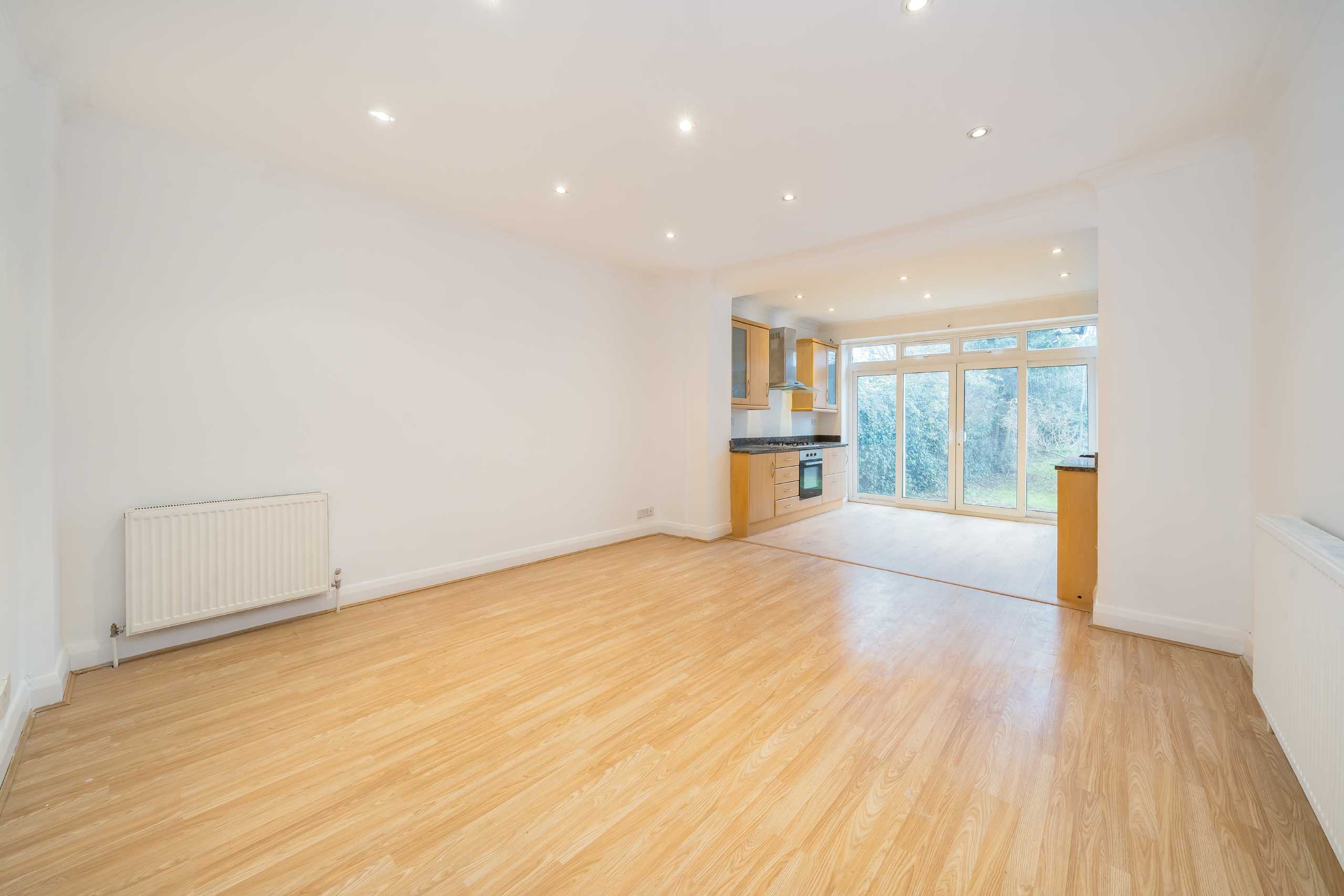 Flat Lyndale Avenue in Greater London