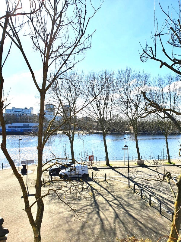 House Brunswick Quay in Greater London