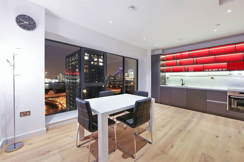 Flat Bank Street in Greater London