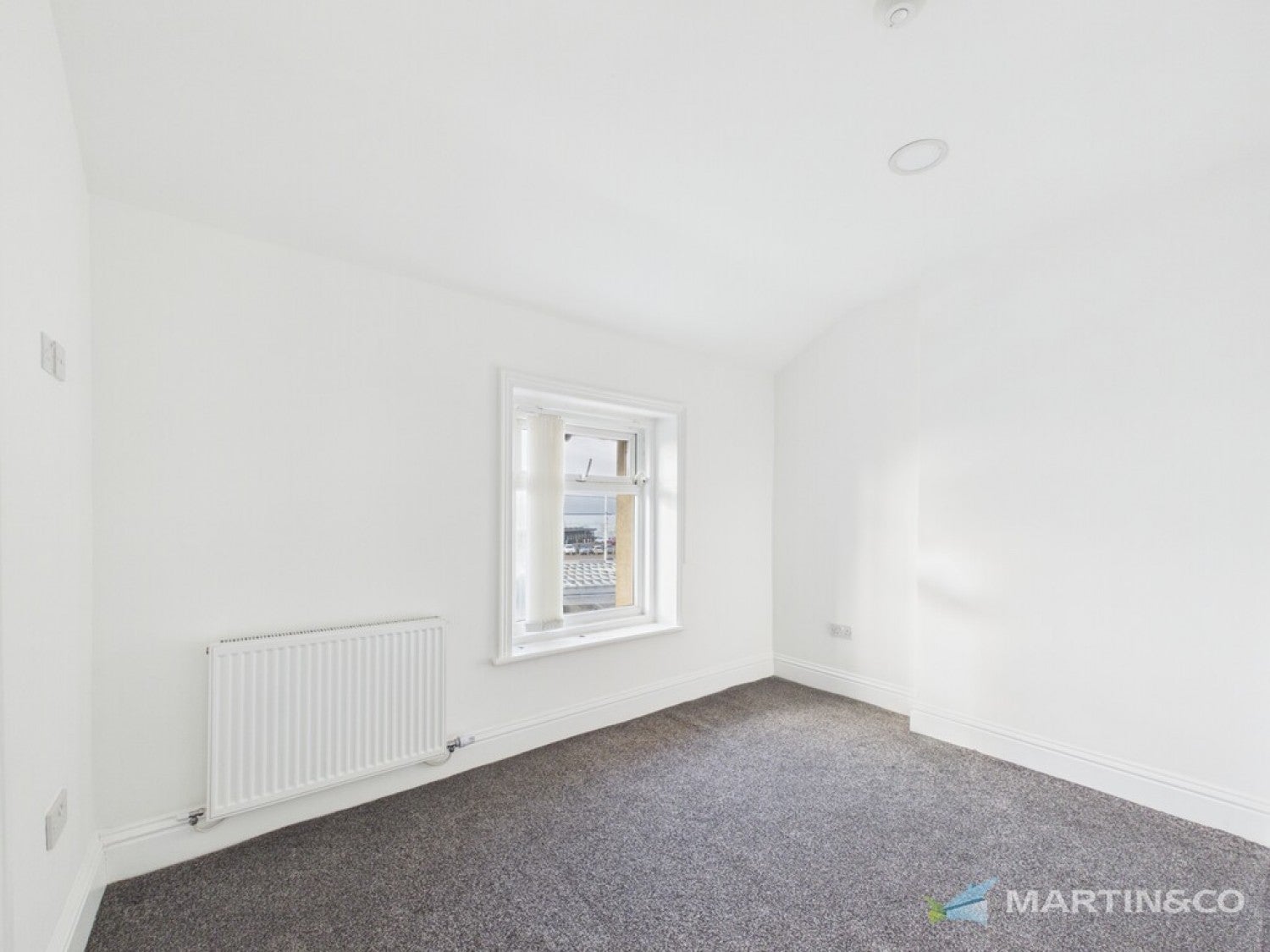 Flat Balmoral Road in Blackpool