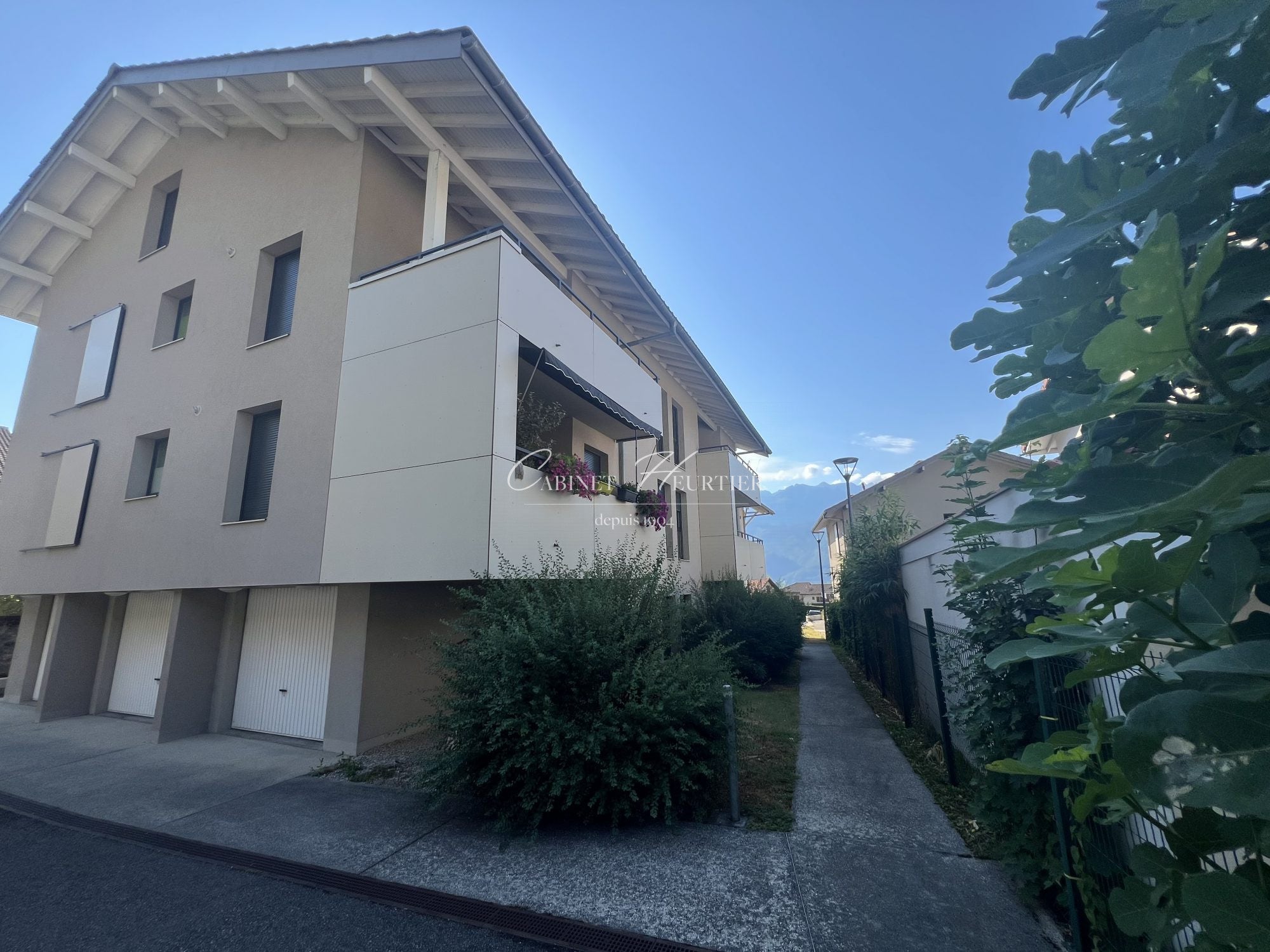 Flat Sentier du Facteur / Chemin d'Assise in Crolles