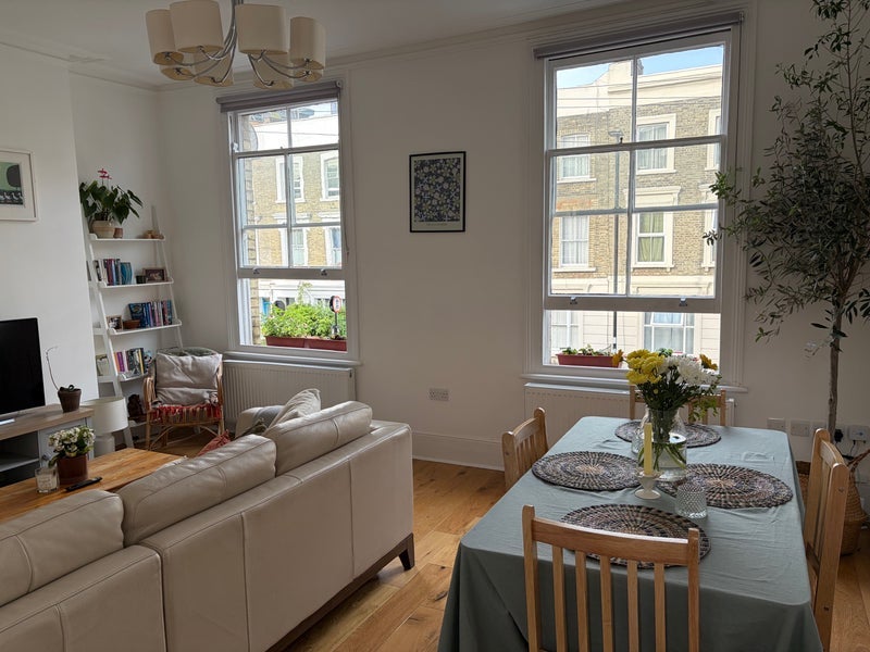 Room Benwell Road in Greater London