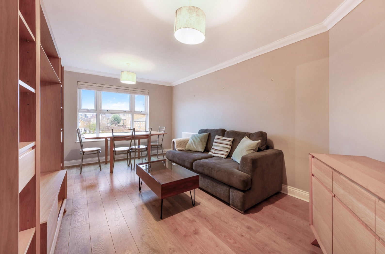 Flat Clarence Mews in Greater London