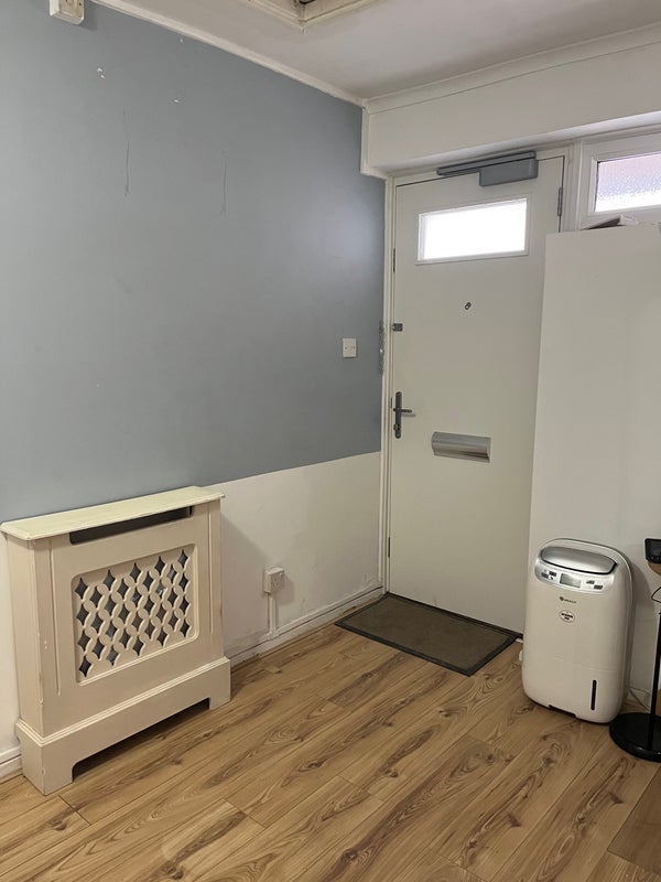 Room Quince Road in Greater London