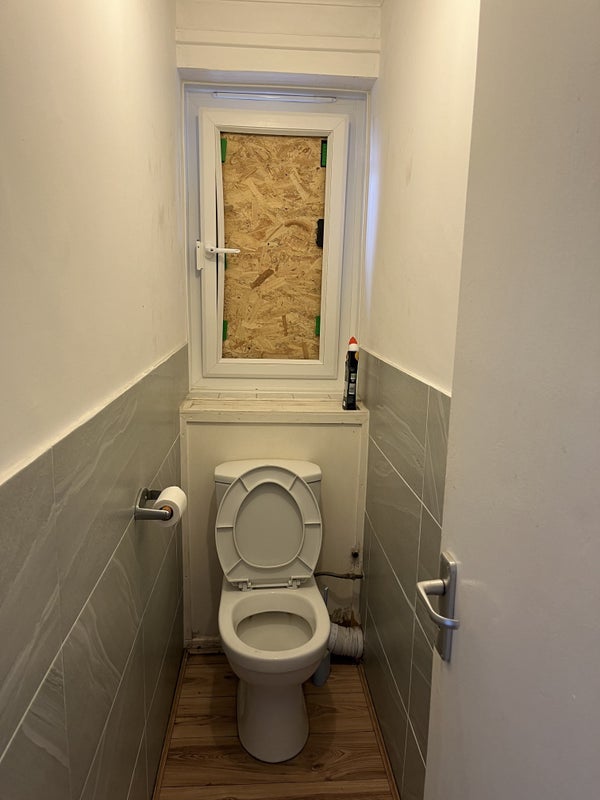 Room Quince Road in Greater London