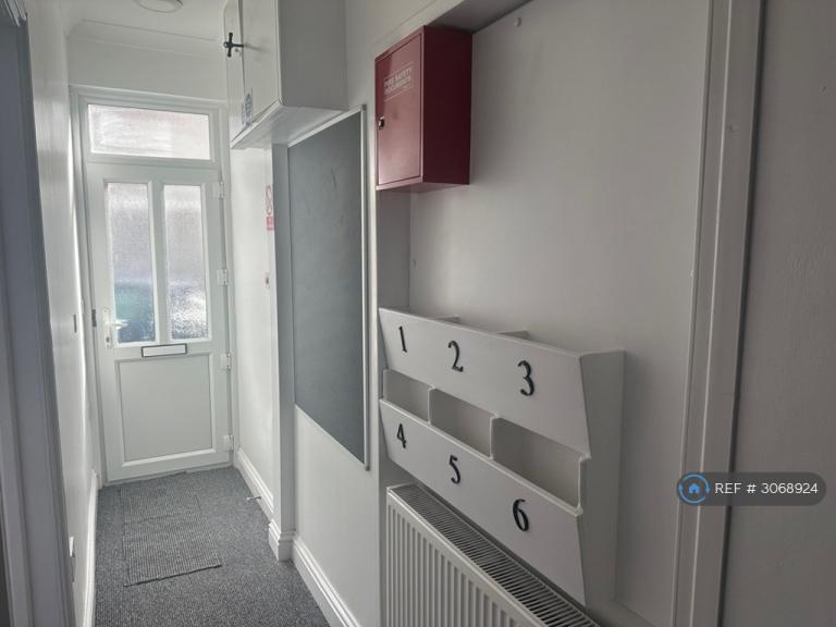 Room Alexandra Road in Borough of Swale