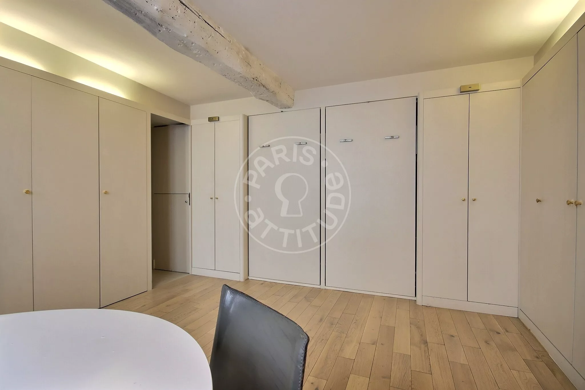 Appartement Rue Sainte-Croix de la Bretonnerie à Paris