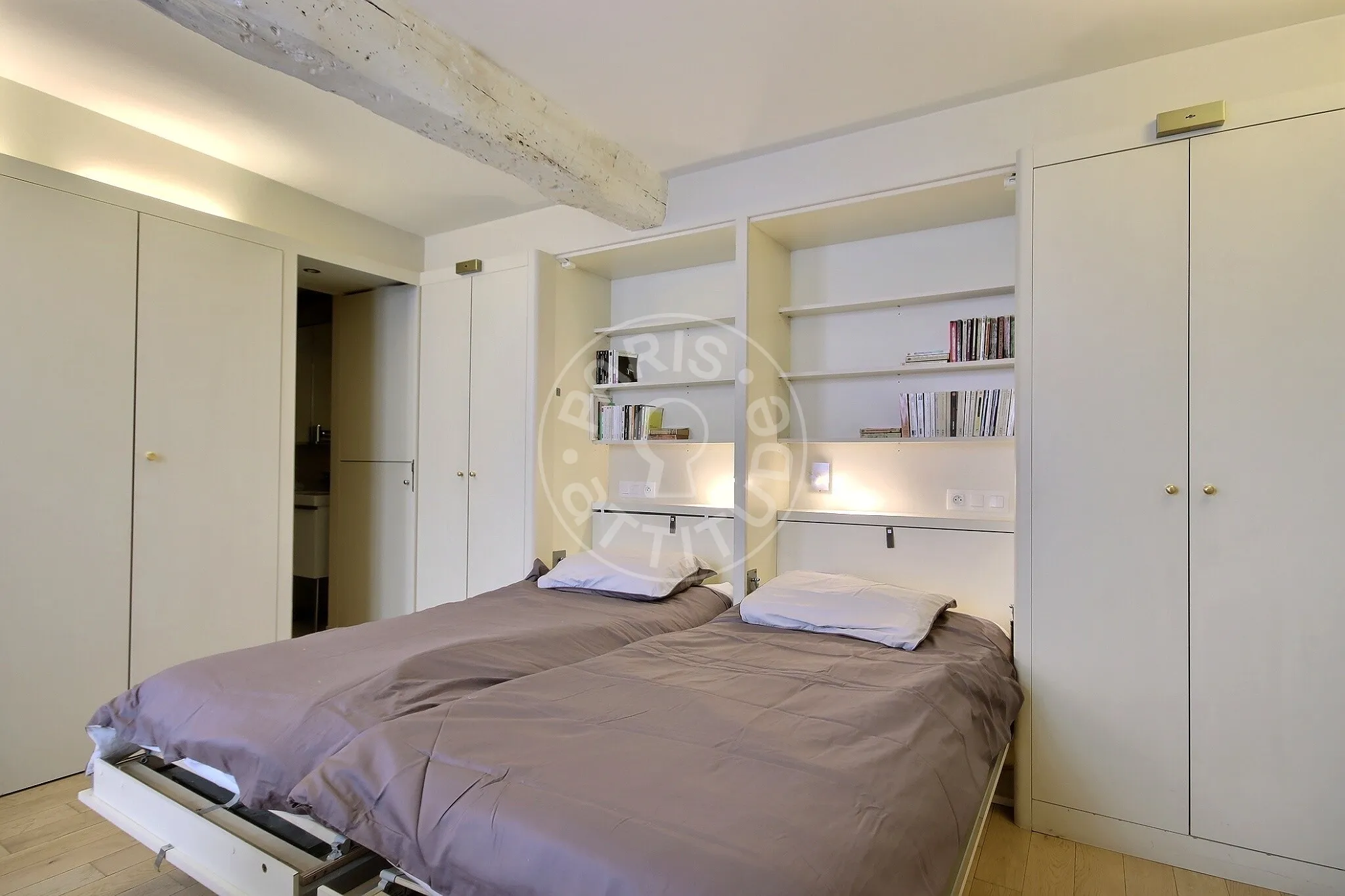 Appartement Rue Sainte-Croix de la Bretonnerie à Paris